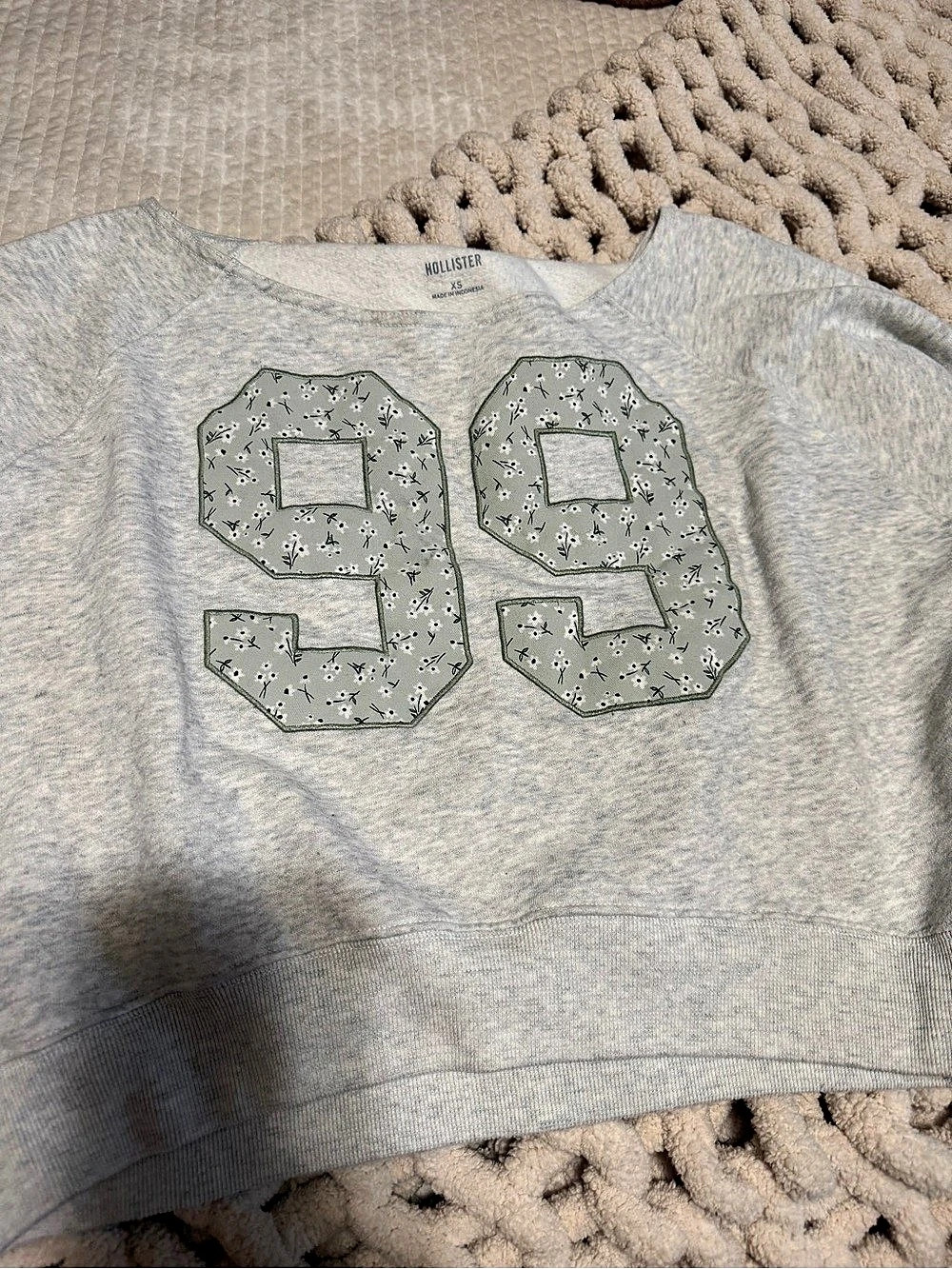 Hollister Floral 99 Graphic Sweatshirt Size XS
